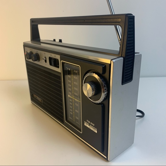 Rare Vintage Jil Candle AM/FM transistor radio model no. LT- 529. WORKS - Picture 10 of 10